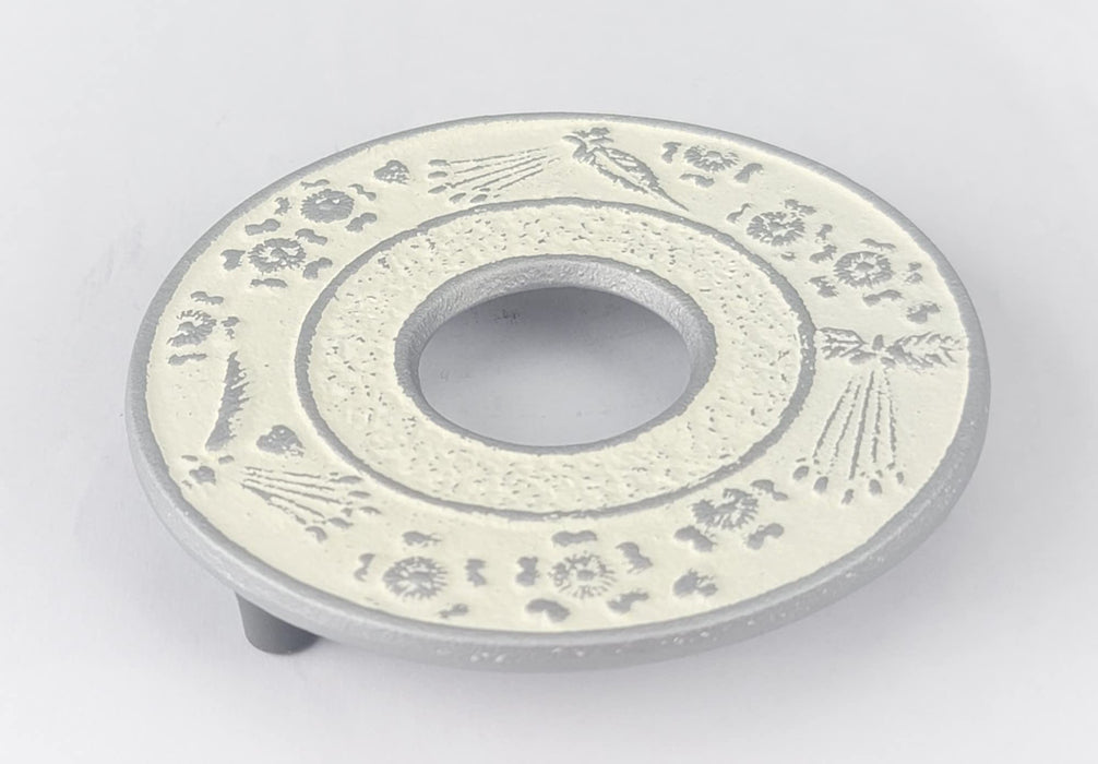 Iwachu Kamashiki Sakura Small Silver Linen 10cm Nambu Ironware 17603-Kiichin - The #1 Place for Japanese Goods in Your Hand!