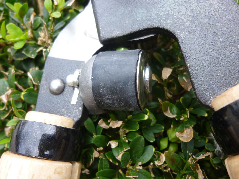 Okatsune Hedge Shears Type 60 with Cushion 205K Precision Cutting Tool