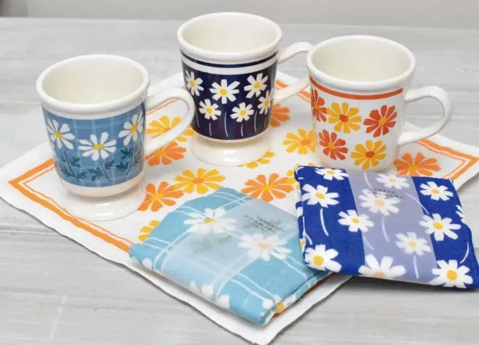 Ippinsha Mug Cup 250ml Blue Ceramic Retro Flower Design