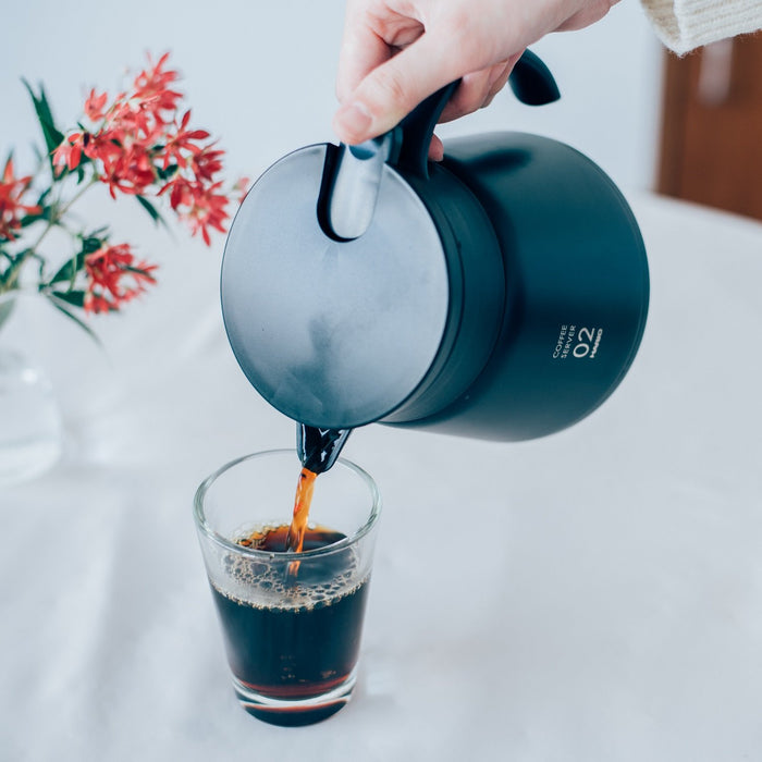 Hario V60 Black Thermal Stainless Steel Server 600 - Japanese-Made Server-Kiichin - The #1 Place for Japanese Goods in Your Hand!
