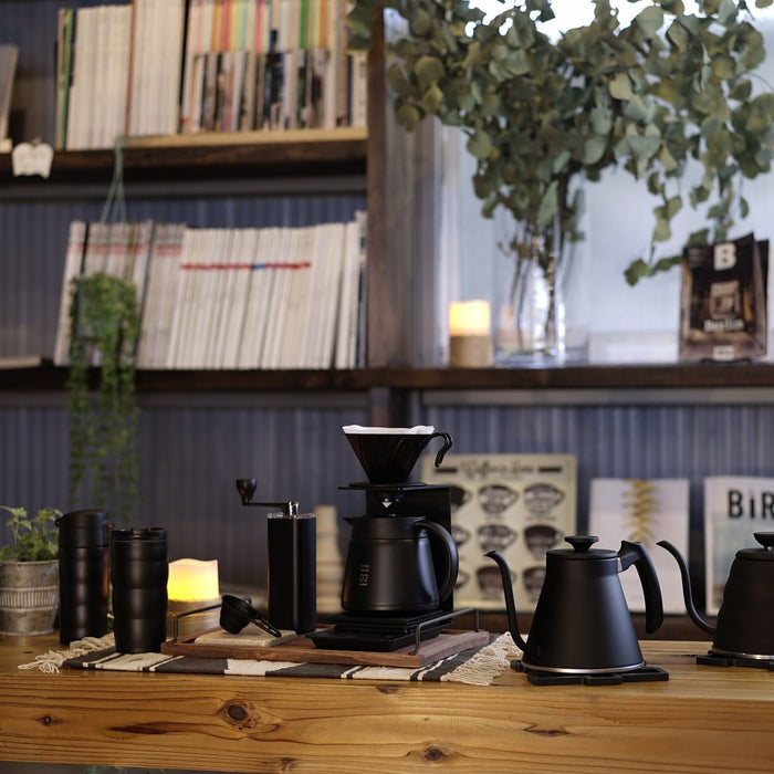 Hario V60 Black Thermal Stainless Steel Server 600 - Japanese-Made Server-Kiichin - The #1 Place for Japanese Goods in Your Hand!